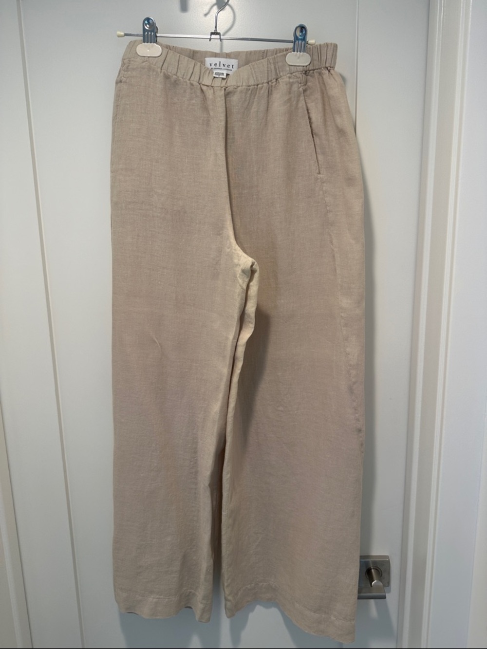 Velvet by graham & Spencer linen pant size medium beige.